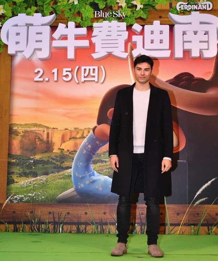影史最牛逼動畫《萌牛費迪南》由鳳小岳中文配音 首映會現場大談爸爸經 2 1517643251 3cac2d174ca6350130852f1a5ec110d3