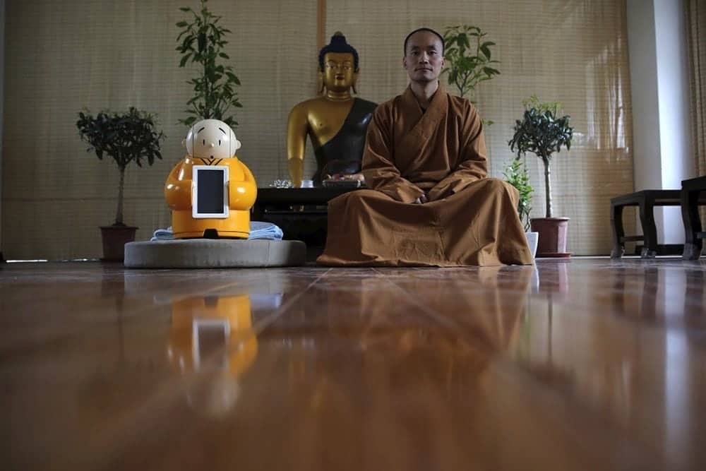全球第一位機器僧賢二來自極客眾多的北京千年古寺龍泉寺 2 1518817046 37423a293497958bd96428ebbeefc4f5