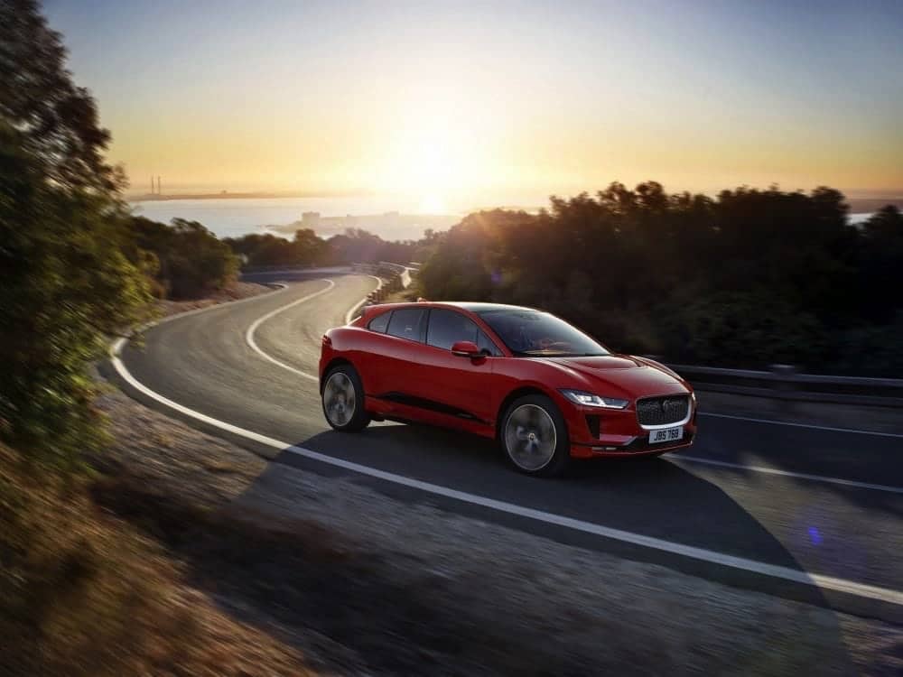 邁入高效純電移動新紀元!Jaguar首款電動車I-PACE正式亮相、最高行駛里程可達480公里 8 1520139933 dd17097a7420027053aa8078babc3721