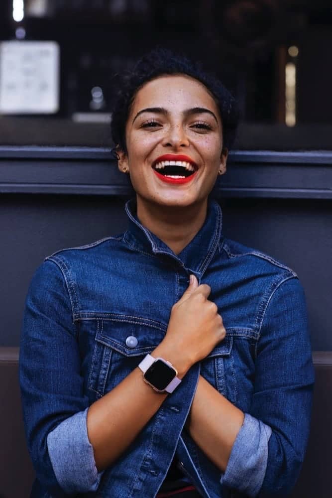 Fitbit推出4天以上電池續航力的智慧手錶Fitbit Versa 6 1521086264 6454ff91fd503e2fcdf66a45ae180178