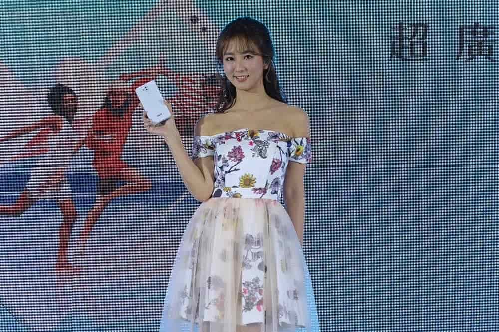 搭載臉部解鎖、雙卡雙待三卡插槽、3300mAh大容量電池 超廣角四鏡頭ASUS ZenFone 5Q很能拍照也很會自拍! 3 1521128101 a9484f543b92ad44b10d469c5c948823