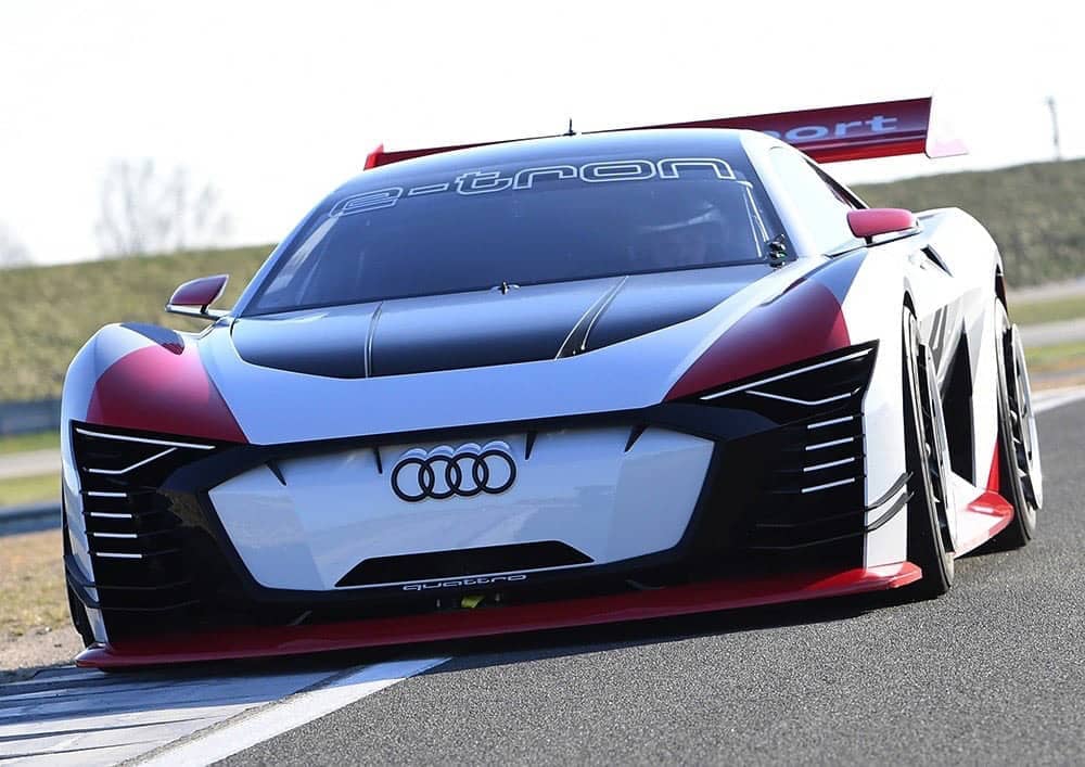 從電玩中開出現實中的Audi e-tron Vision Gran Turismo擔綱Formula E賽事羅馬站貴賓體驗車 1 1523775405 1ce8ac130e4323e49d3c205719e67319