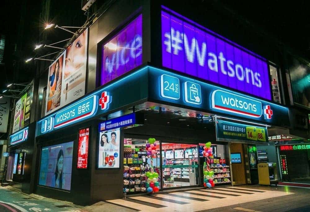 屈臣氏東區打造Tech-Fun玩美概念店、融合數位科技提升顧客體驗! 11 1524471517 37ca1fd329a7f53b0f3985b7dde56eab