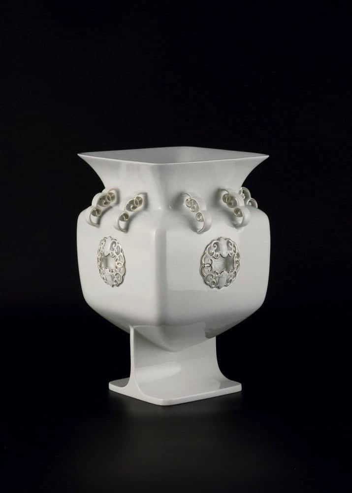 王俠軍個展《觀遠:白色視角》從白色視角的革新 王俠軍對瓷器及生命的體驗 9 1525582424 96d8dd7904d578ad46ac8f8d95713a48