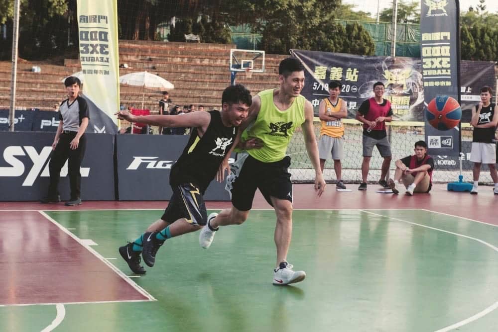 《Fighter鬥到底3x3城市籃球爭霸賽》開打 SBL年度冠軍隊長林金榜 迎戰民眾前來踢館 2 1527085920 d3efce185a28fe1f82ae8482857db219