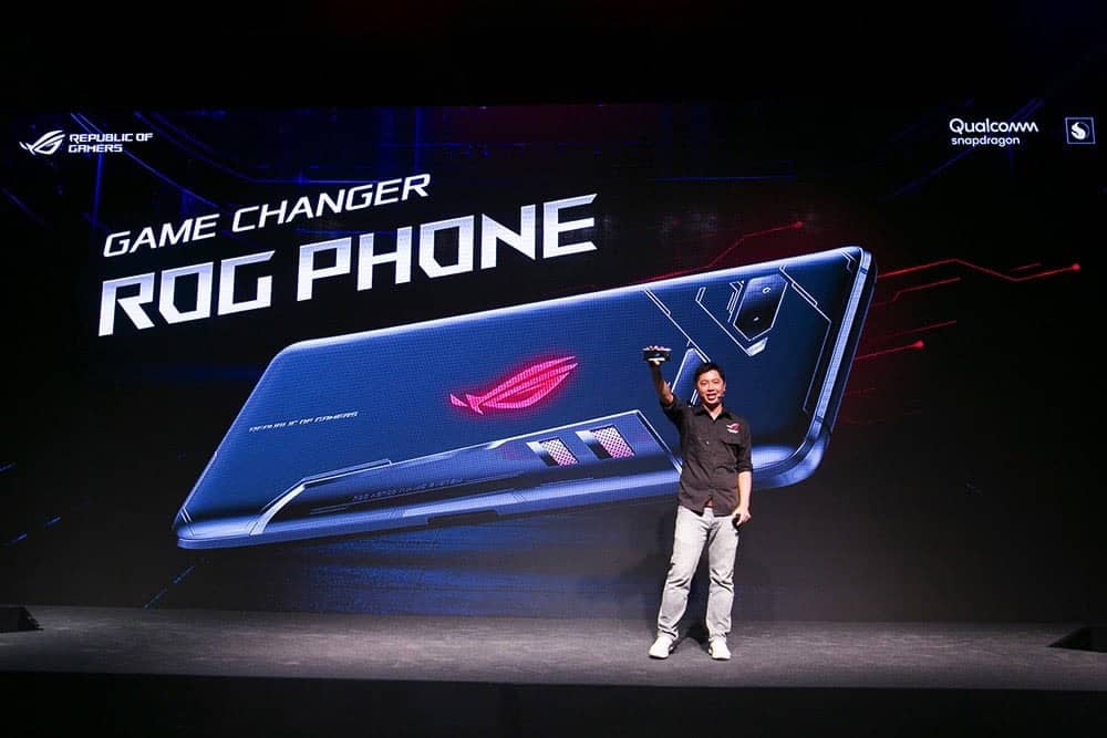華碩電競品牌ROG玩家共和國《For Those Who Dare》記者會推出首款電競手機ROG Phone 7 1528451815 1f215dad555a85fb12bb50623888df79