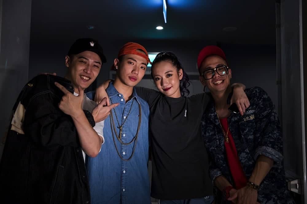 《Julia’s House Party慵懶沒有極限》演唱會 鄉民老婆Julia吳卓源身穿絲質薄紗睡衣性感開唱 14 1530286913 9b54146e202155e1d02a8f58e749a389