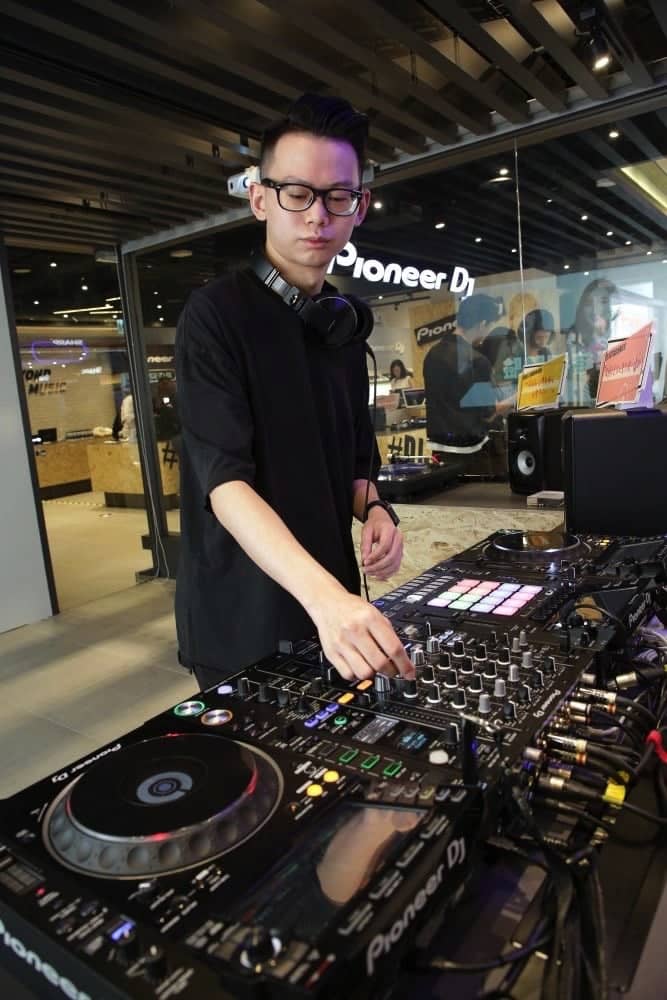 Pioneer DJ打造全台首間音樂展示中心、首創混音空間體驗一日DJ快感! 9 1532010827 2cf7a5f3bc81ce40c218520af7f612dd