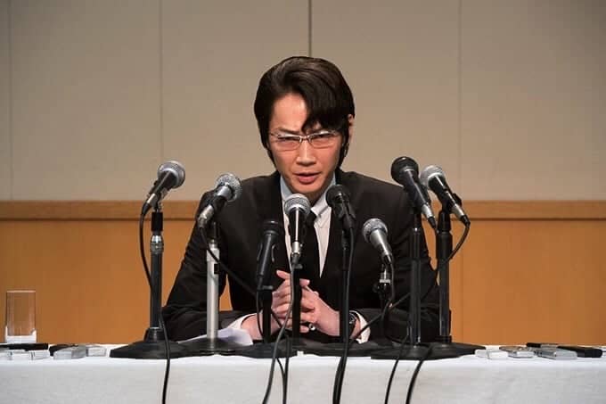 綾野剛、澤尻英龍華主演的金融企業鬥爭題材日劇《禿鷹》可以追喔! 11 1534105443 d3bc2158761bc74408d275489572cdc8