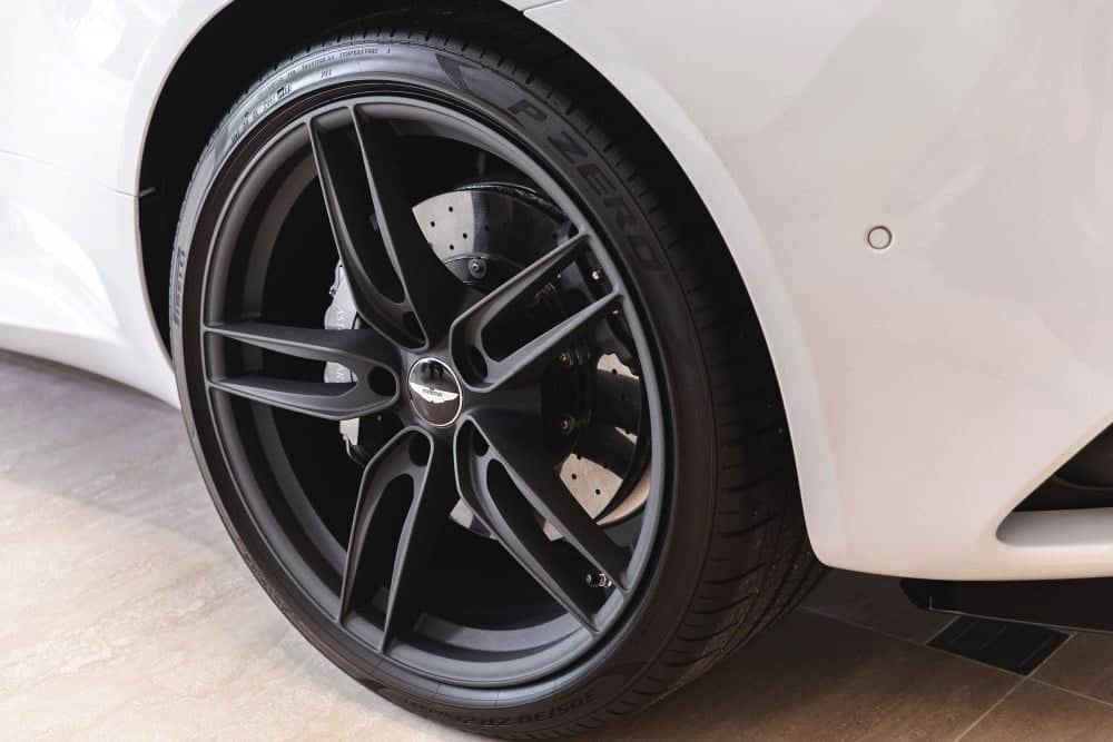 Aston Martin旗艦王者DBS Superleggera抵台亮相、同場加映DB11 AMR經典塗裝限定款! 6 1536988828 5dc7ece9d8cea2a641de818199118c56
