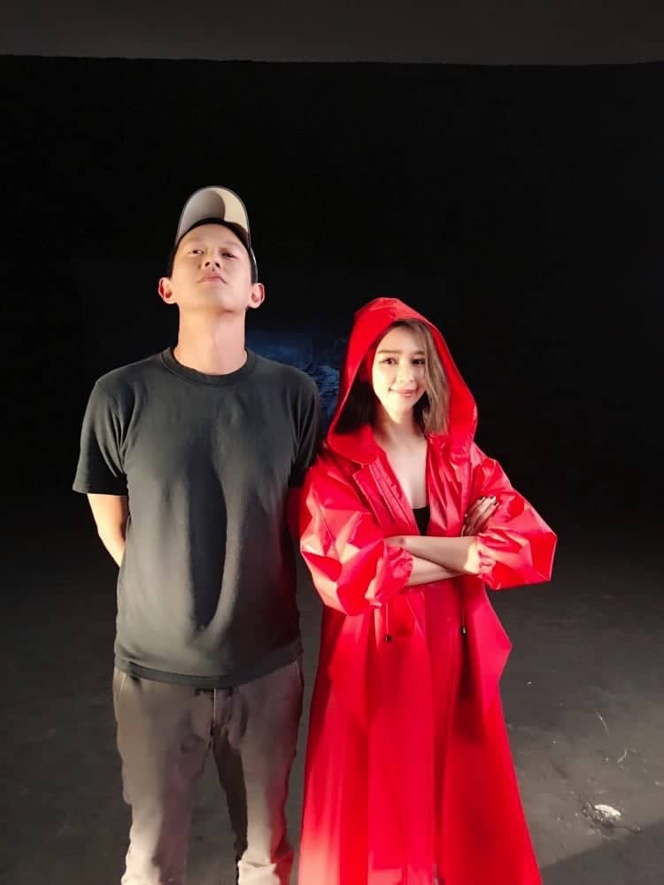 徐若瑄自導自演《不值得》MV!連續17個小時拍攝、大蜥蜴助陣演出 7 1542955866 9d622123c4bde74405ddc4d7088616e5