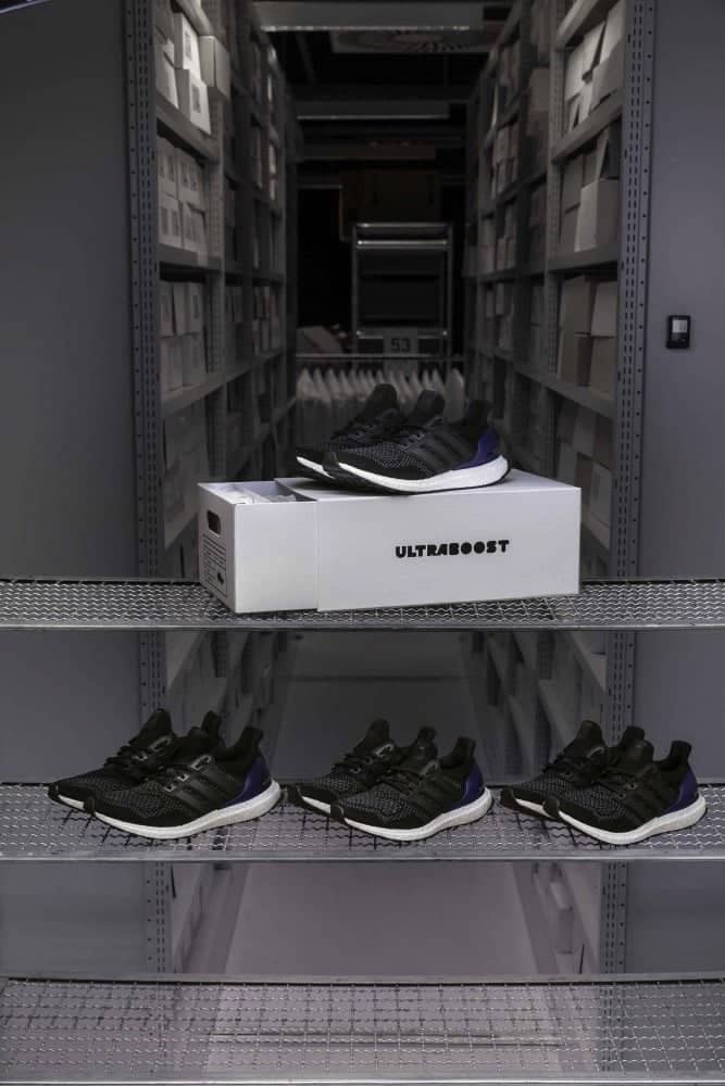 adidas復刻首雙UltraBOOST跑鞋、元祖黑紫配色12月1日限量發售! 6 1543293420 249b8b3c88885644099ac25425b99bd2