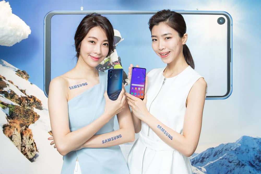 Samsung Galaxy A8s首搭O極限全螢幕、售價14,990元2/1在台上市! 1 1548311418 74a5c2373f121814f92c41c56a389e66