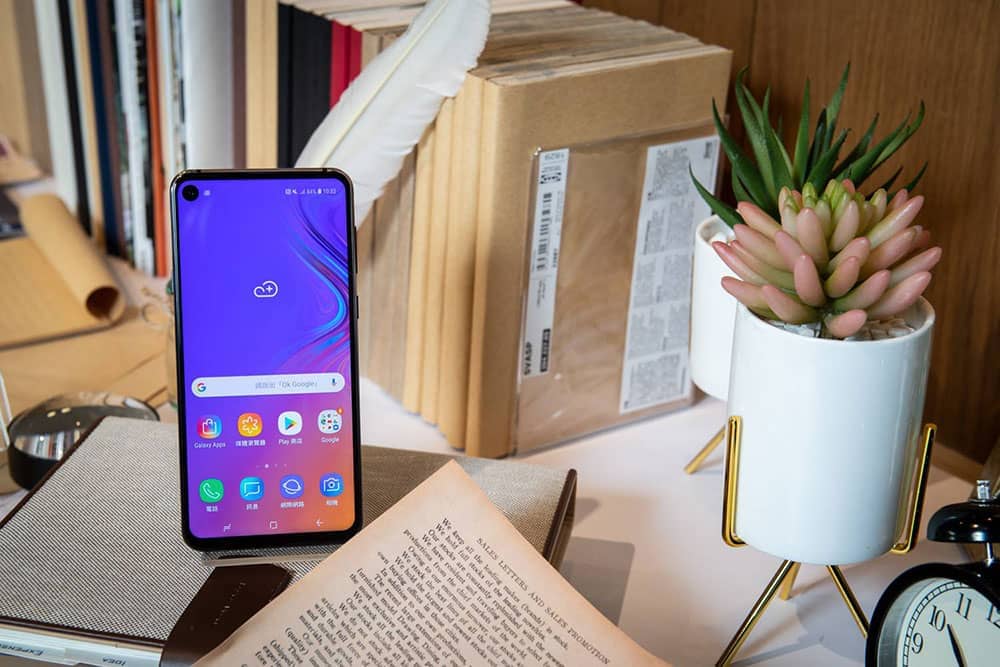 Samsung Galaxy A8s首搭O極限全螢幕、售價14,990元2/1在台上市! 2 1548311423 a0fe87002c4b9447b1fa2c94920cb191