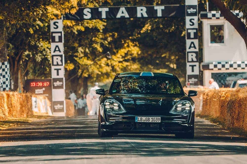全新Porsche Taycan第二階段實測現身Goodwood速度嘉年華! 1 1562836946 5f3547abdab72097da6e7f4ba3db7a89