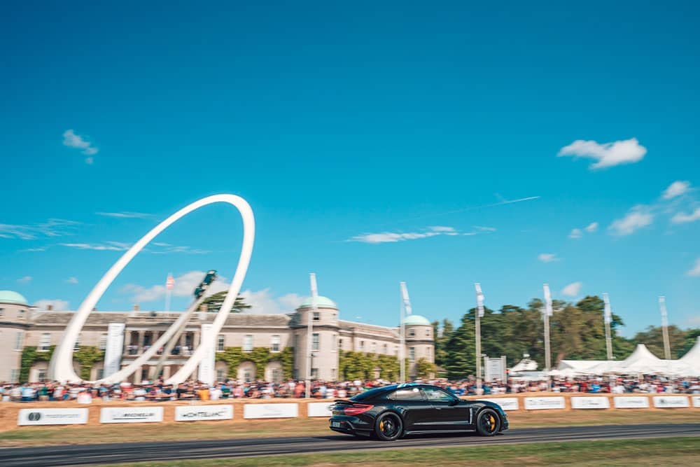 全新Porsche Taycan第二階段實測現身Goodwood速度嘉年華! 2 1562836950 55e3d2ff610ea551db63acb1cae2d78a