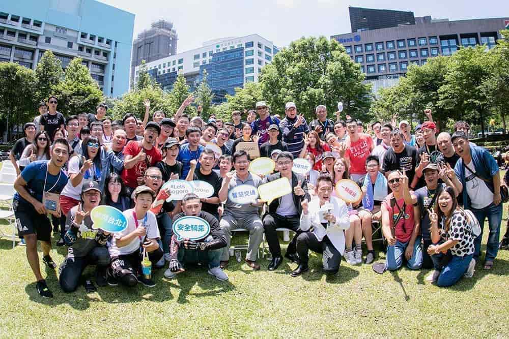 宣導道路安全、推廣綠能運具!交通部長林佳龍領騎逾百台Gogoro繞行台北101 4 1564204808 791dadc2153594d5930f99d01e86483a