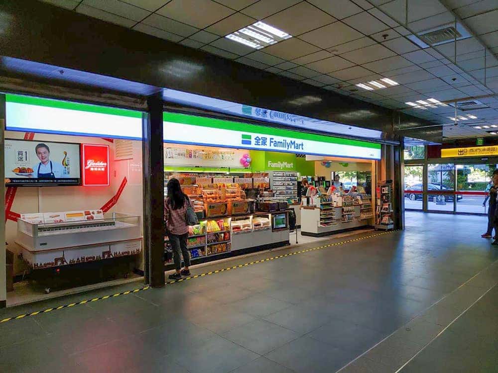 幹道商圈經營新里程!全家便利商店進軍台鐵車站、站點差異化接地氣展實力 5 1564900313 2f2777bc3b7b0d46f1fa740807d9387e