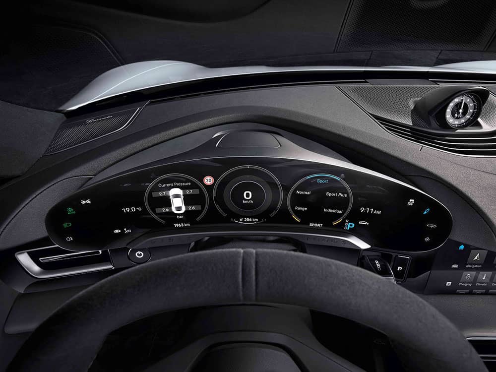 Porsche Taycan內裝結合經典元素與數位科技、簡約風車室強調駕駛導向! 2 1566653743 513c8edb9f19480394aabae5e6cda66e