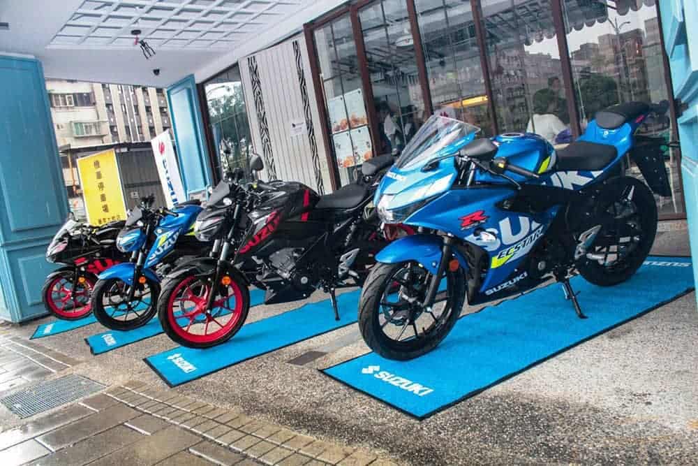 台鈴SUZUKI發表2020年式全新車色小阿魯GSX-R150/S150 小白魯藍白配色很機動戰士 3 1567693780 5e401de28dfc0eb32cd6e487d88205b1