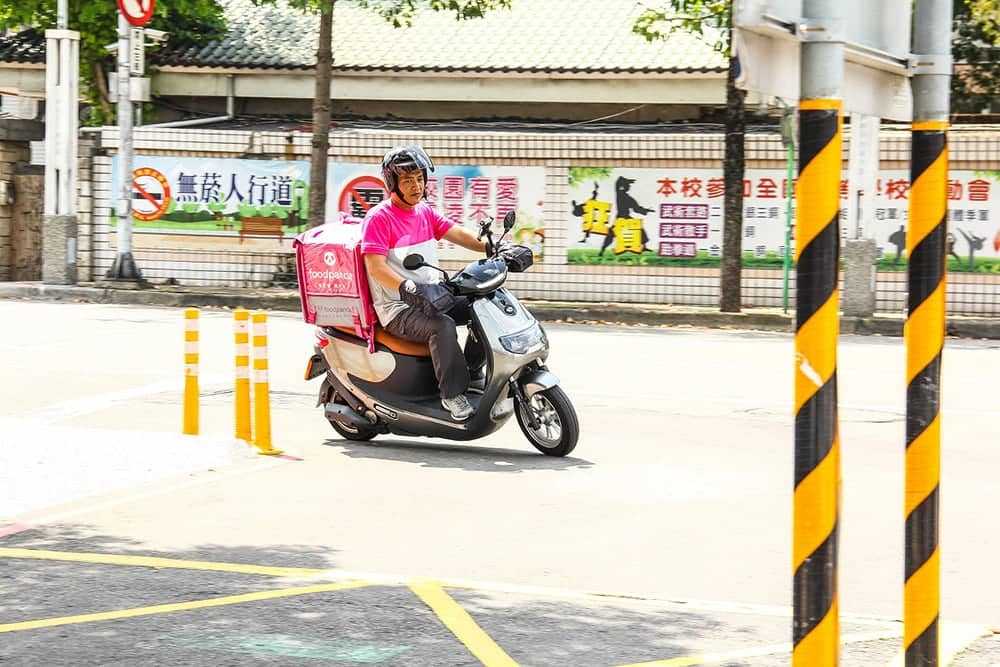 外送業者最得力幫手!emoving iE125購車優惠月租最低只要199元、居家充電外出快充更彈性 4 1585029793 27c11f48461beb3fb519b05c07ccc1d9