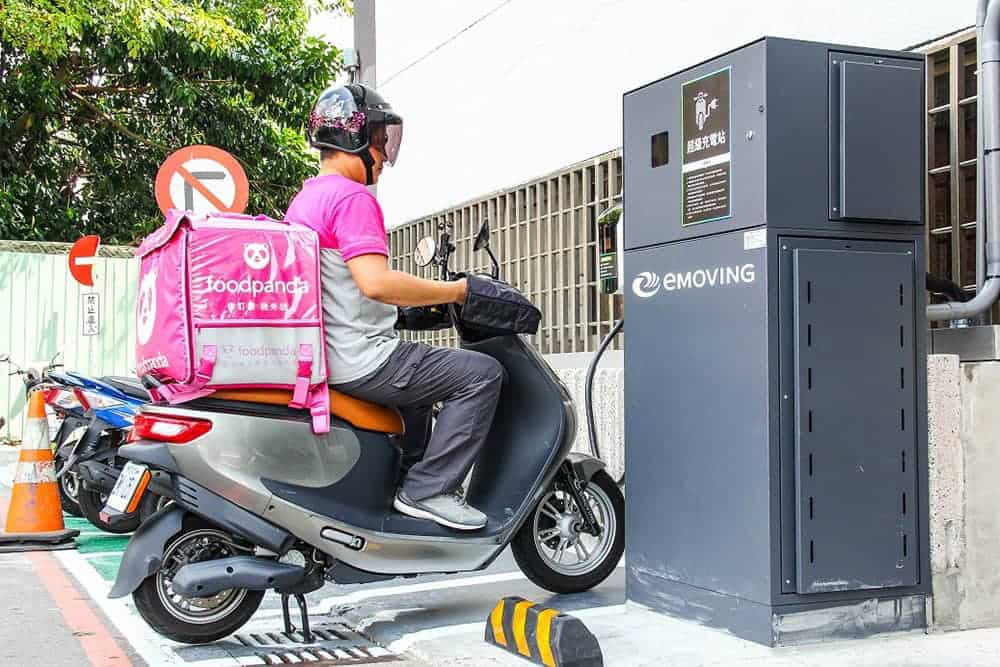 外送業者最得力幫手!emoving iE125購車優惠月租最低只要199元、居家充電外出快充更彈性 3 1585029802 cd79f7fd8f8f50369a8774ff66a648e1