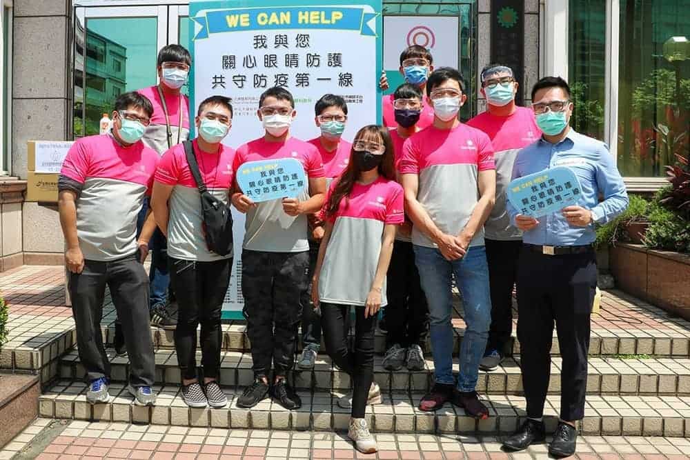 防疫無死角!foodpanda配合眼鏡業者攜手工會致贈外送員防疫護目鏡 2 1588301082 d2f57f57e749ee6c25507f7e5f1061a0