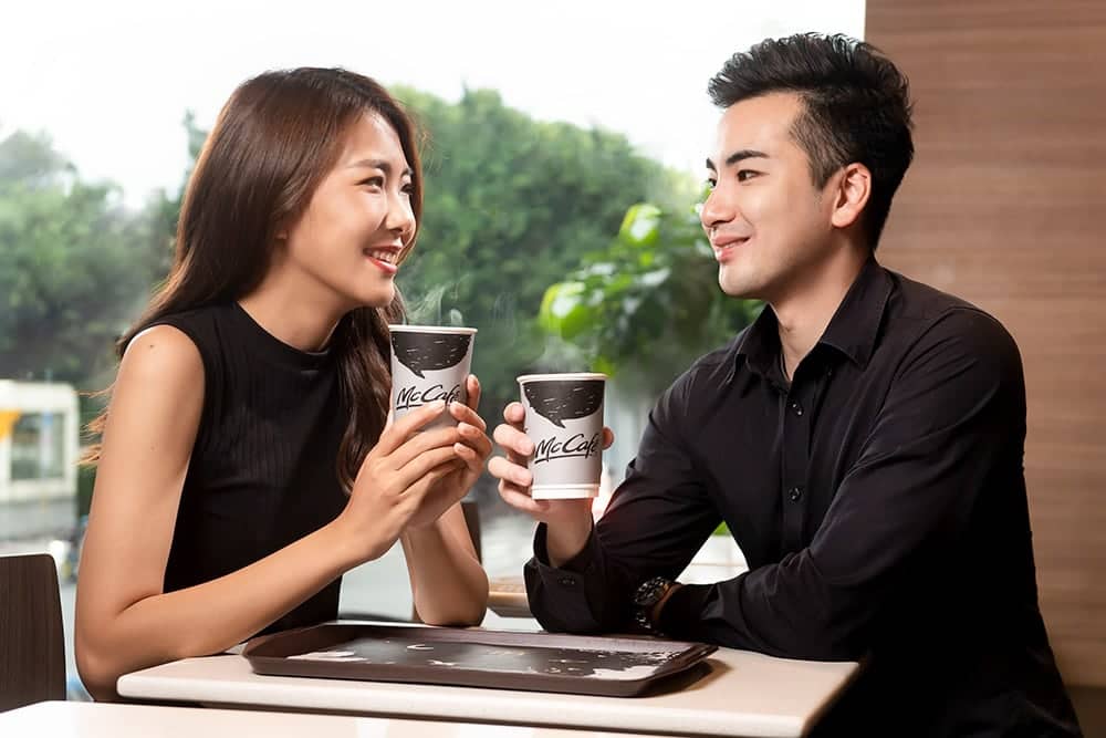 麥當勞黑潮再襲!5/6起黑堡系列限期上市、攜手時裝品牌APUJAN打造限定黑裝 5 1588647361 88c86aec247d042552ca51426b1e0d61