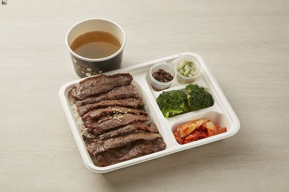 乾杯、老乾杯同步推出多款便當搶攻宅經濟!精選頂級和牛燒肉、外帶還能享優惠 4 1589177612 e087a6ce481aa5e9e4edc57b80b1b294