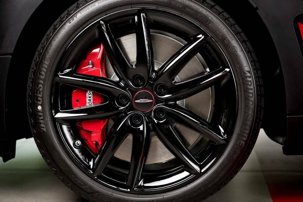 優雅的熱血!Mini JCW Clubman ALL4 Challenger Edition限量上市 10 1593782730 db36b28e78118fbc1e4264a2271bf043