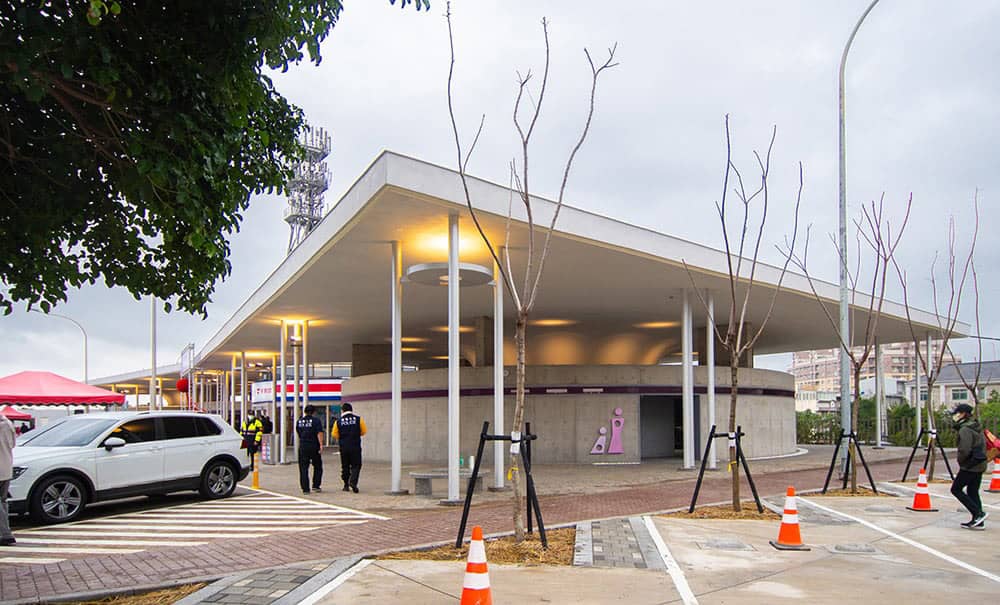 全台首座國道高架道路專用休息站 國道1號中山高速公路楊梅休息站正式啟用! 1 1641045151 30e62fddc14c05988b44e7c02788e187