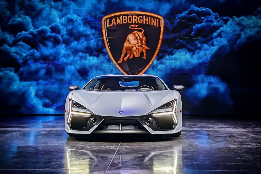 Lamborghini首款V12油電超跑Revuelto在台亮相!售價2,799萬起、2024年第一季交車 1 1687329384 6c63250b272edcff730ea422c3afaeeb