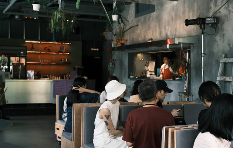 台北市中心的室內公園！FRAME結合「餐酒體驗、社群活動」打造新型態複合空間