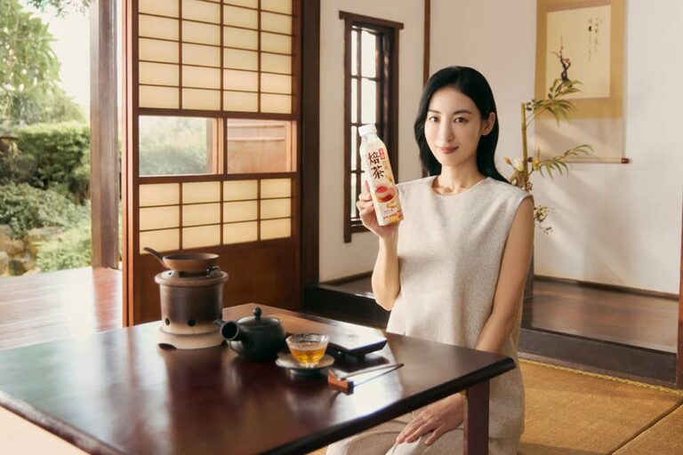 金車茶韻推出全新日式焙茶！攜手大久保麻梨子演繹日本職人工藝
