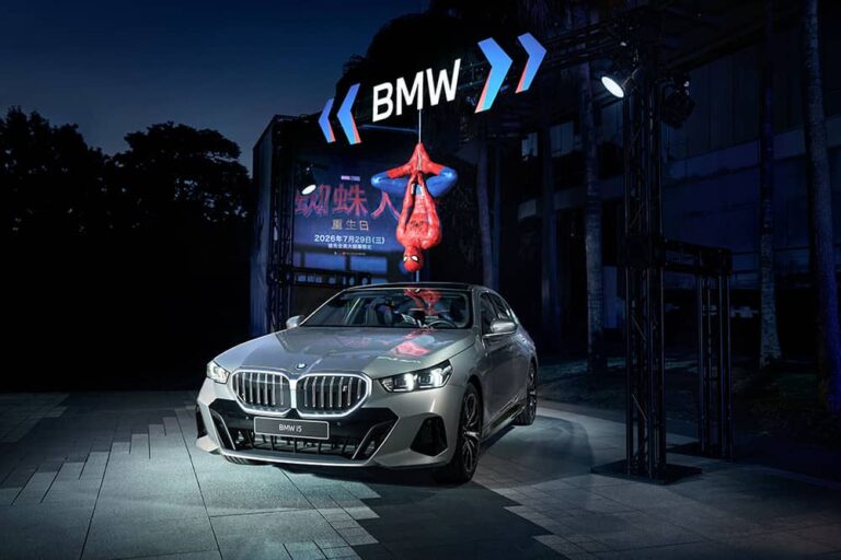 BMW i5、iX3參演《蜘蛛人：重生日》！期間限定形象外展台北大巨蛋登場