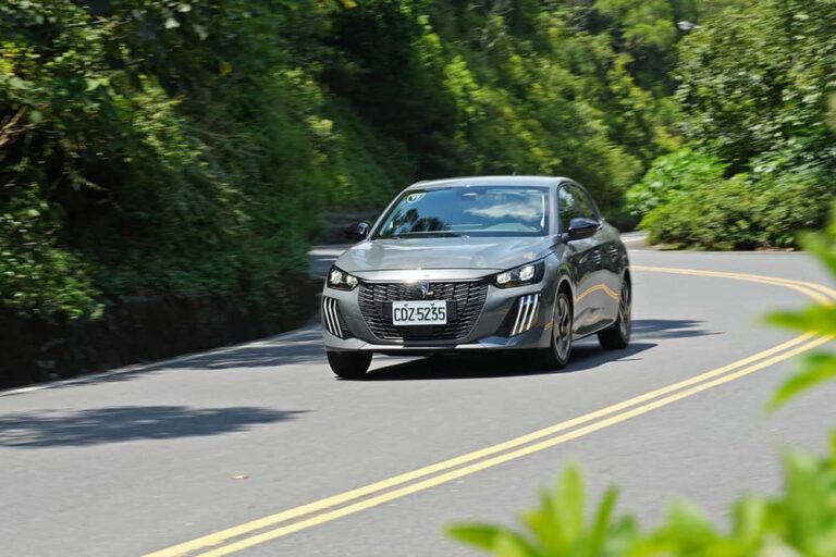 法式油電掀背鋼砲 Peugeot 208 絕不無聊試駕