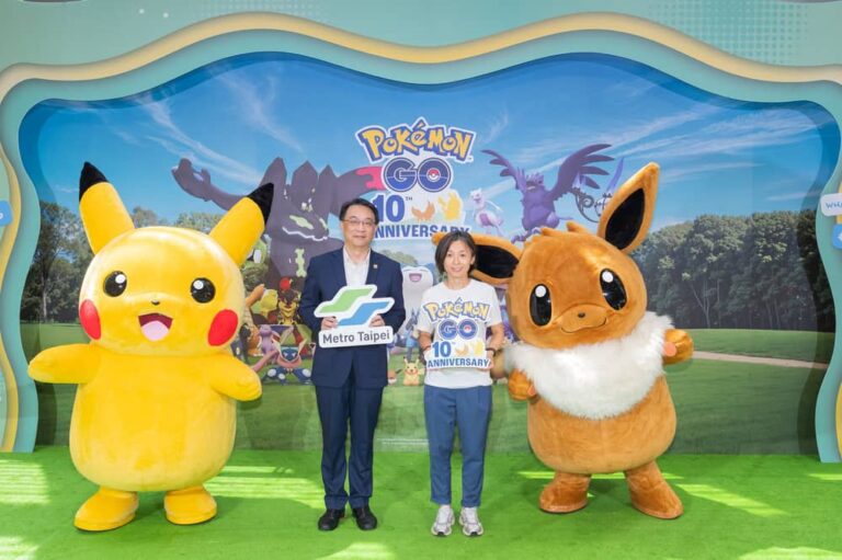 《Pokémon GO》十週年特展大安森林公園站登場！皮卡丘與伊布帶領訓練家回顧十年冒險足跡