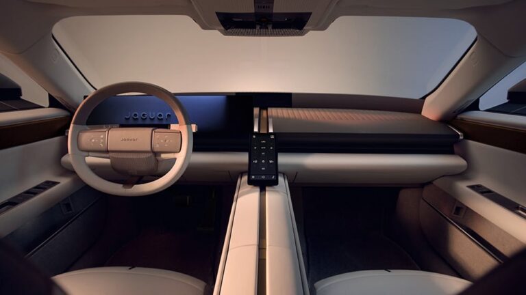 Jaguar Type 01原型車座艙設計首曝光！中央縱向中樞貫穿車室、形塑四個獨立空間