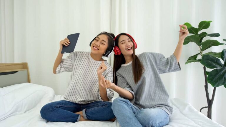 遠傳「青春同行588」迎開學季推開學大禮包！AI學習組與500GB大流量一次滿足