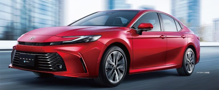 Toyota Camry 27年式100.9萬起上市！新推「汽油尊爵」車型、安全防護再升級
