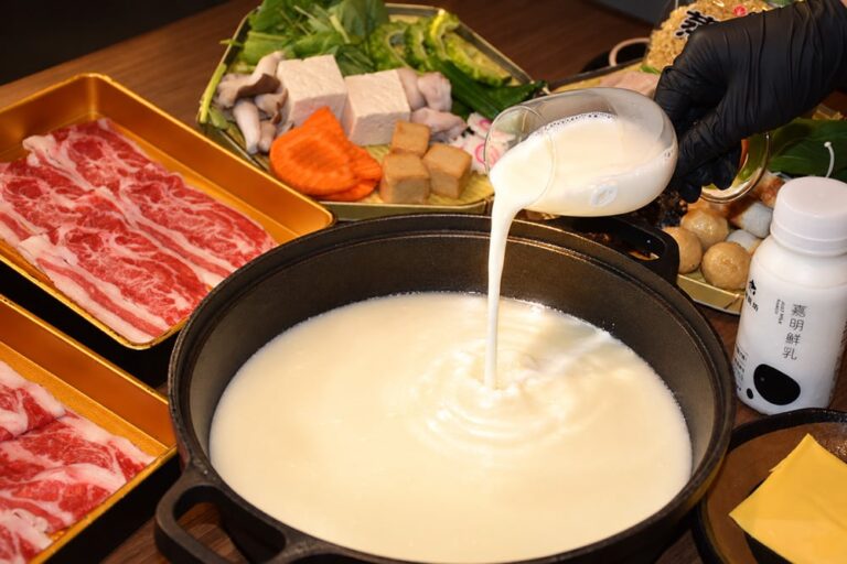 莊園級鮮乳入湯！六松今苑攜鮮乳坊推秋冬限定「牛奶鍋」濃香開吃